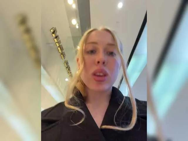 Likachkaa from BongaCams